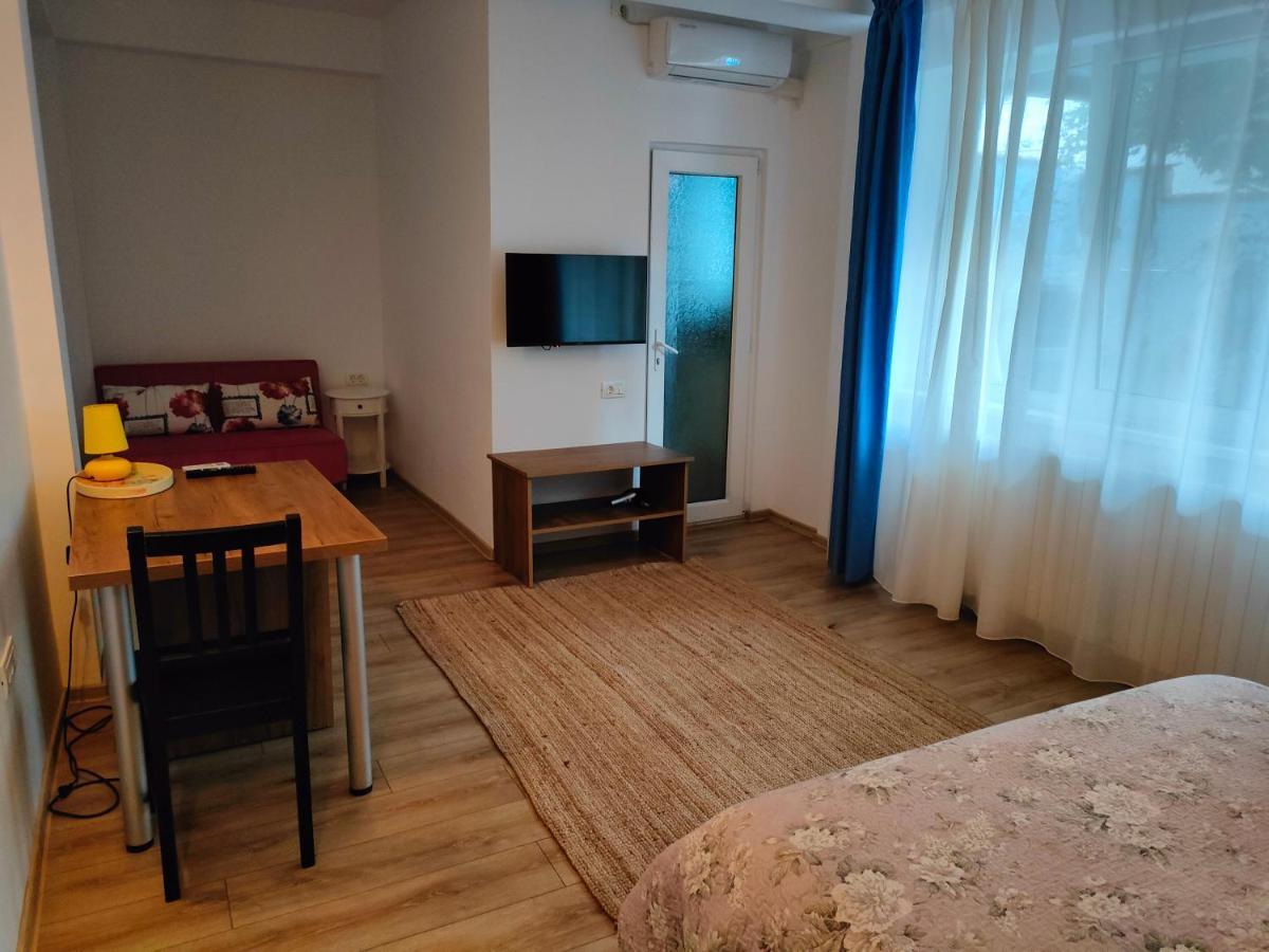 Ivavev Is Us Bythesea Constanta Exterior photo